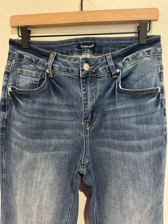 Flamingals Mid Rise Wide Straight Leg Embroidered Jeans Size M Stretch Jeans - Picture 5 of 8